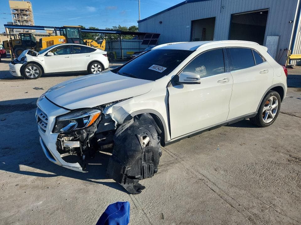 2019 MERCEDES-BENZ GLA 250 - 1