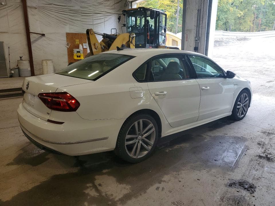 2018 VOLKSWAGEN PASSAT S 3