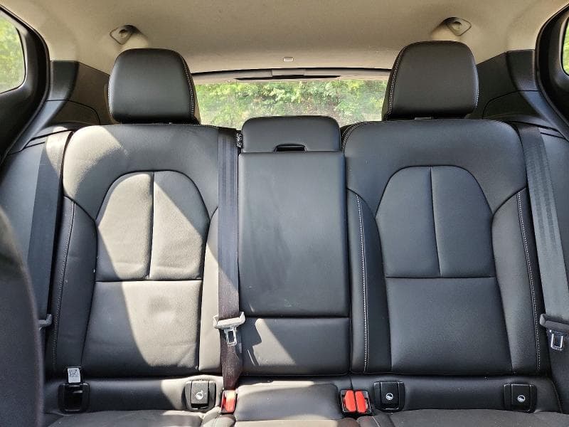 2025 VOLVO XC40 CORE 10