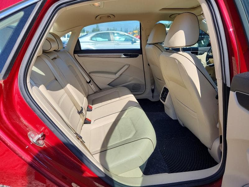 2018 VOLKSWAGEN PASSAT SE 10