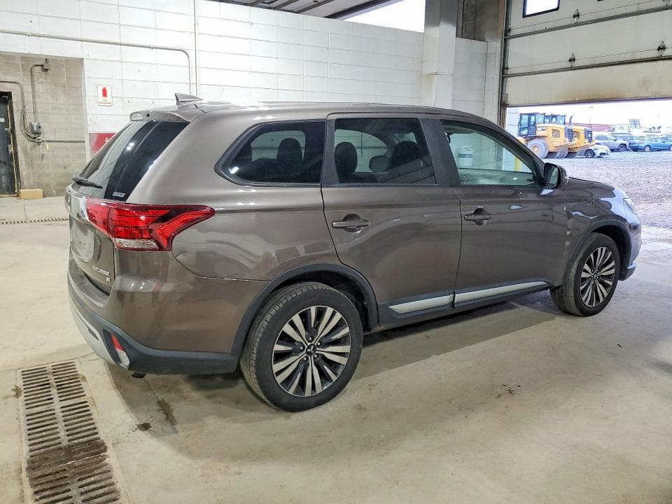 2019 MITSUBISHI OUTLANDER SE 3