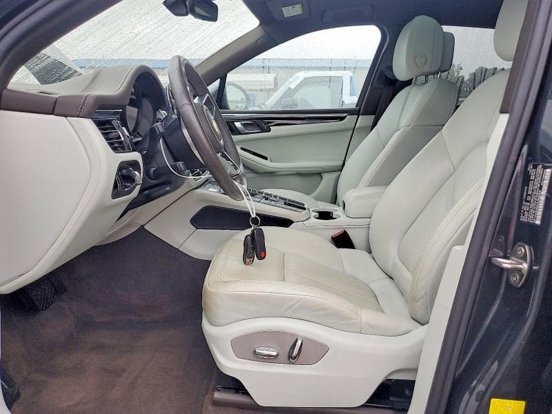2021 PORSCHE MACAN 7