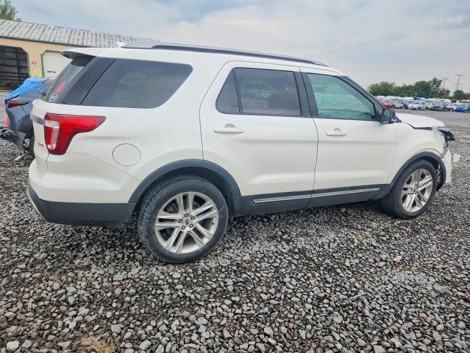 2017 FORD EXPLORER XLT 3