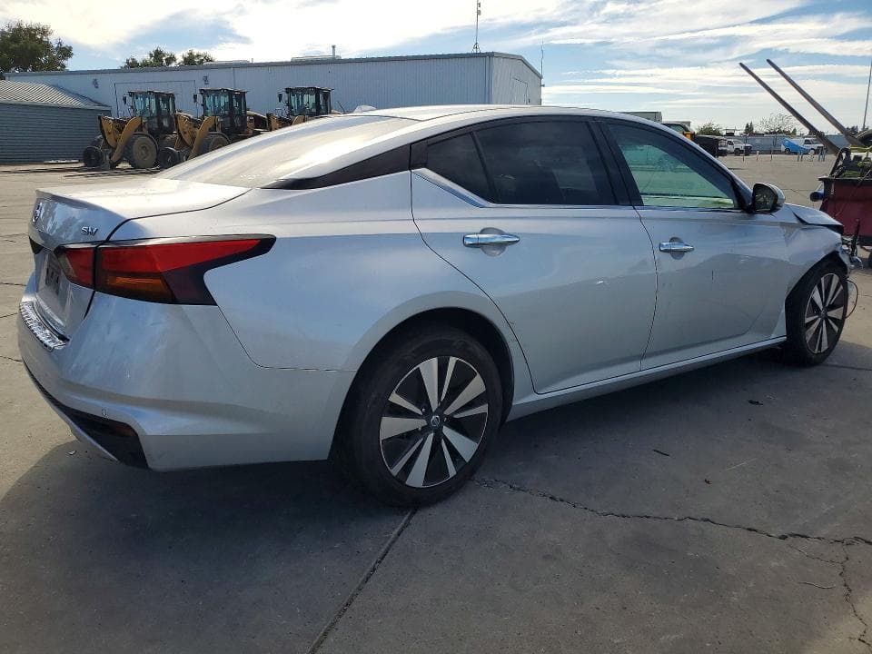 2019 NISSAN ALTIMA SV 3