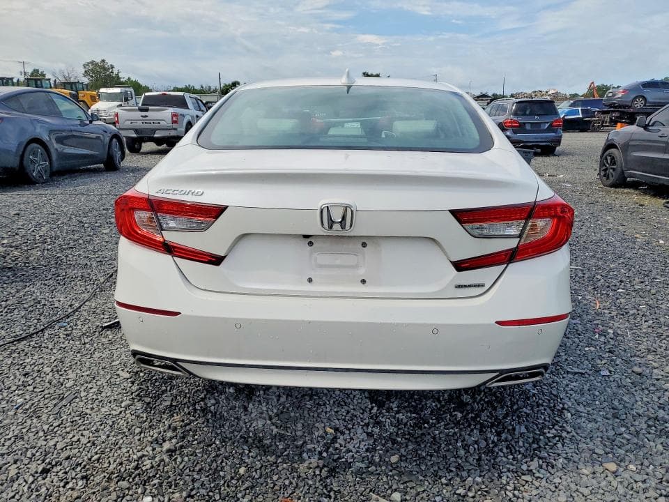 2018 HONDA ACCORD TOURING 6