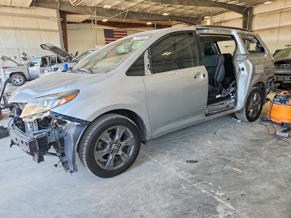 2019 TOYOTA SIENNA SE PREMIUM 7-PASSENGER - 1