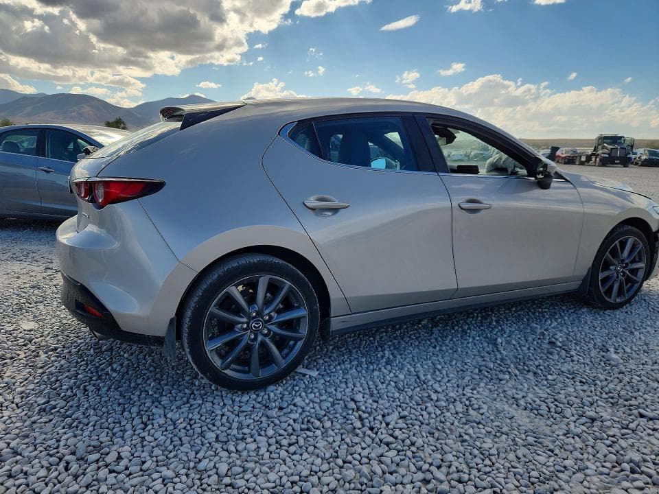 2022 MAZDA 3 PREFERRED 3