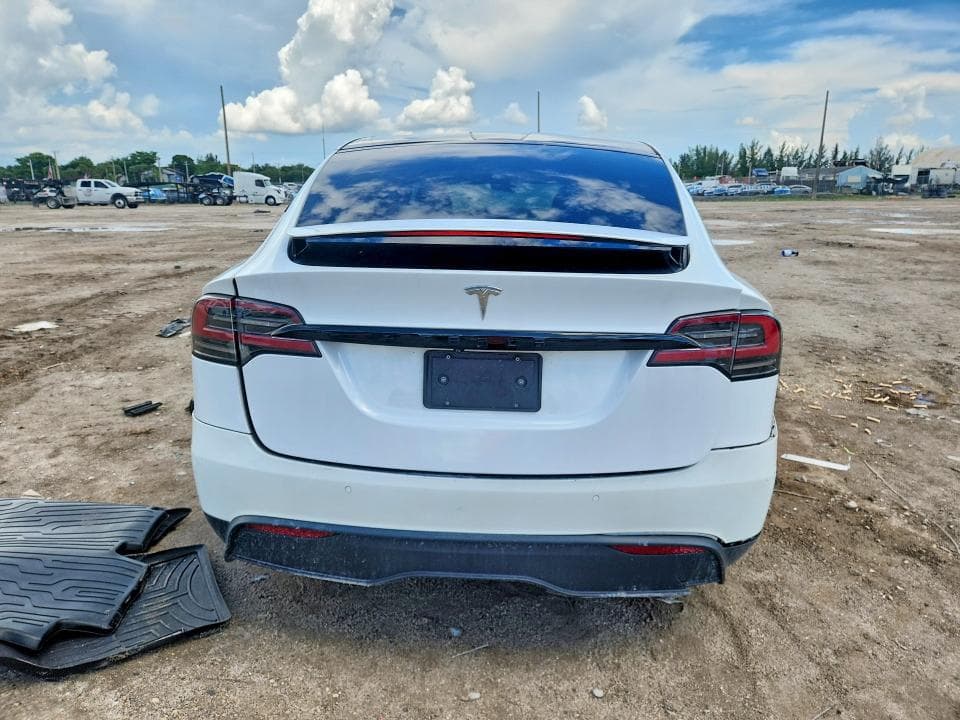 2022 TESLA MODEL X 6