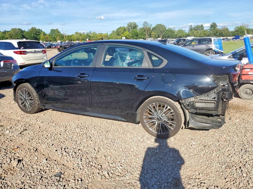 2023 KIA FORTE GT LINE 2