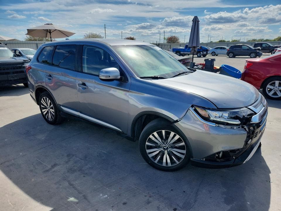 2019 MITSUBISHI OUTLANDER SE 4