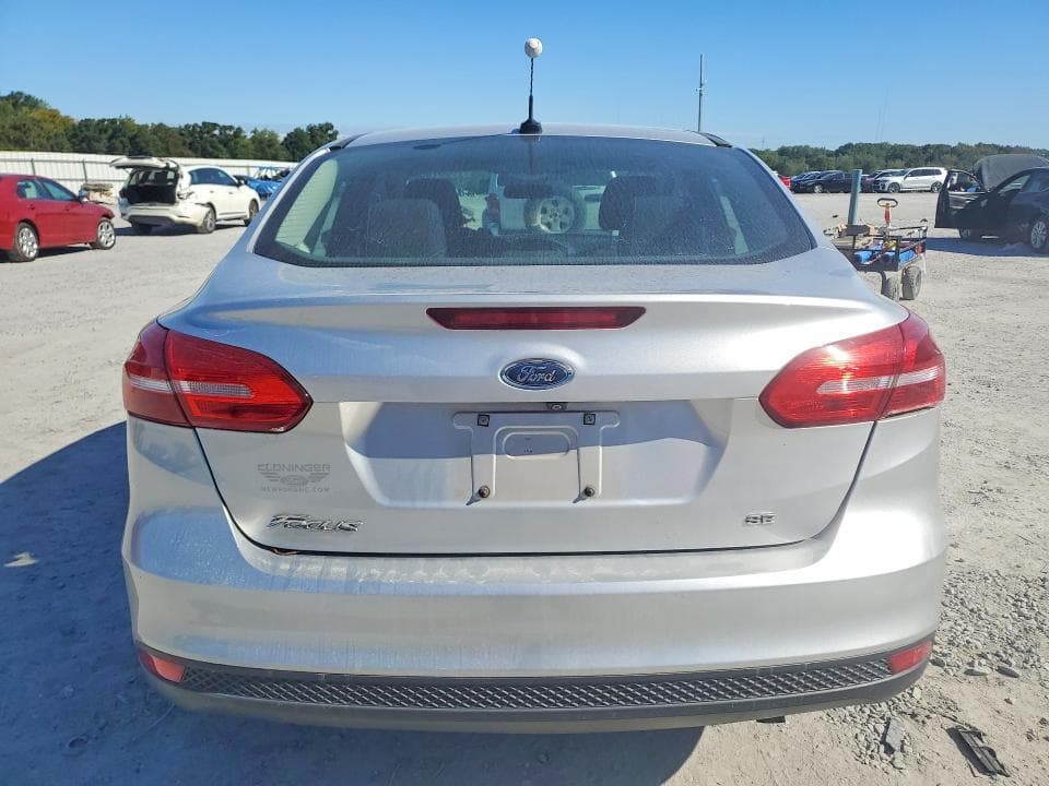 2017 FORD FOCUS SE 6
