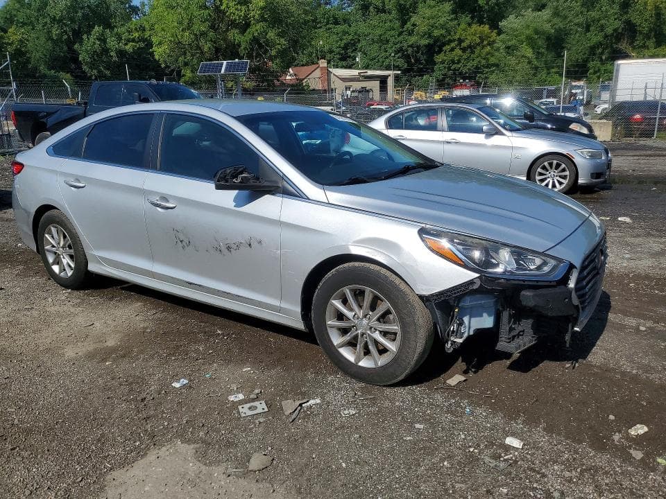 2018 HYUNDAI SONATA SE 4