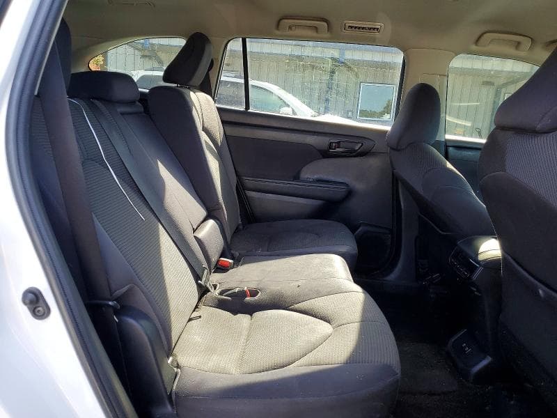 2020 TOYOTA HIGHLANDER HYBRID LE 11