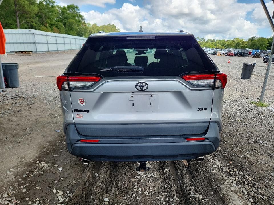 2021 TOYOTA RAV4 XLE 6