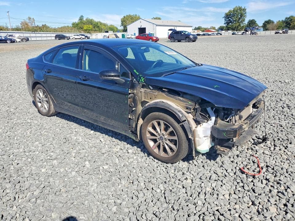 2017 FORD FUSION SE 4