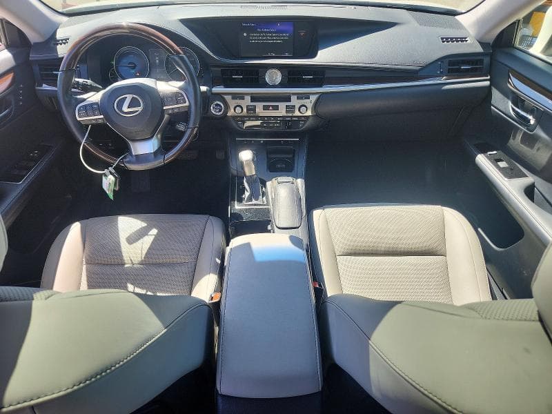 2017 LEXUS ES 300H 8