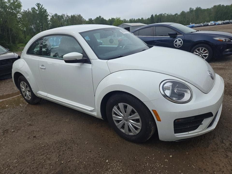 2017 VOLKSWAGEN BEETLE SE 4