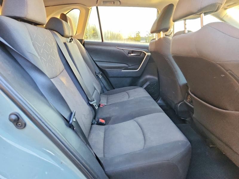 2019 TOYOTA RAV4 XLE 11