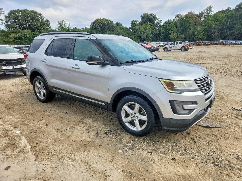 2017 FORD EXPLORER XLT 4