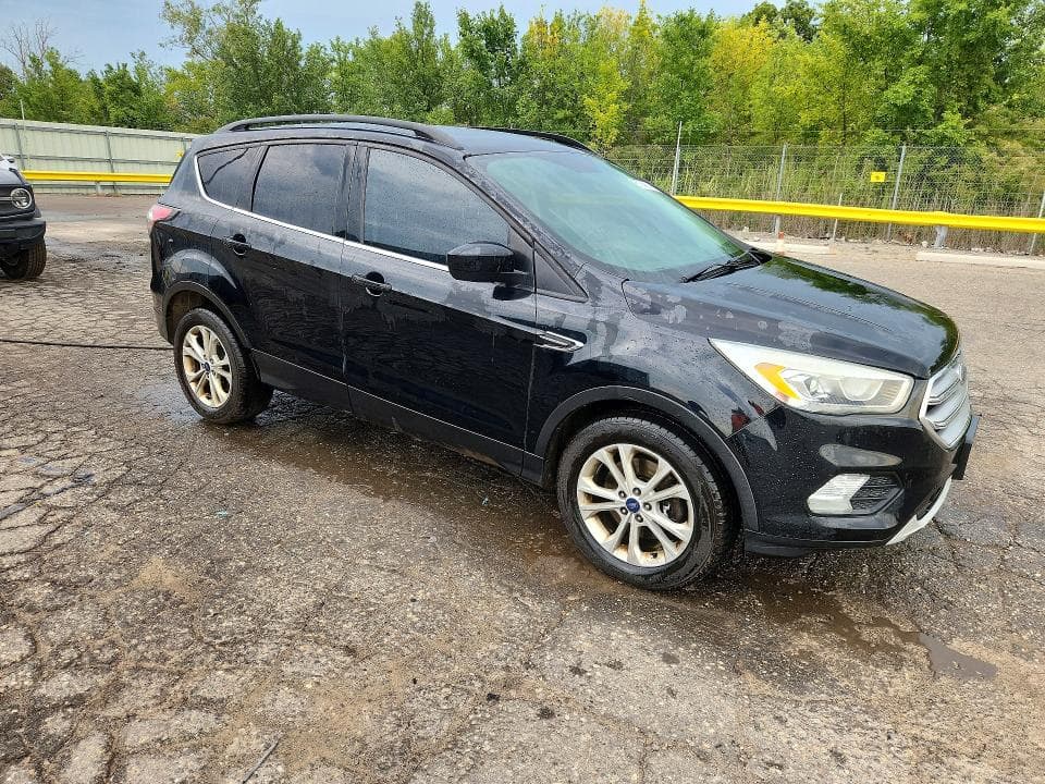 2017 FORD ESCAPE SE 4