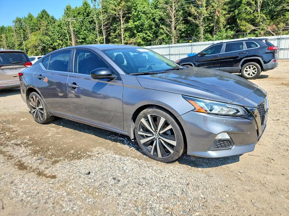 2022 NISSAN ALTIMA SR 4