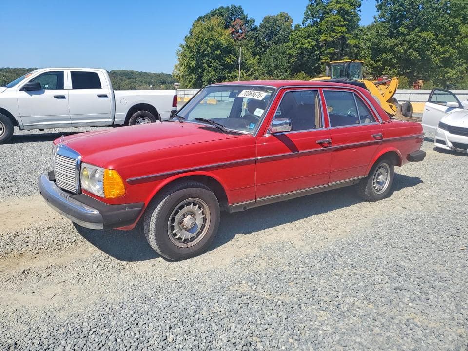 1983 MERCEDES-BENZ 300 DT