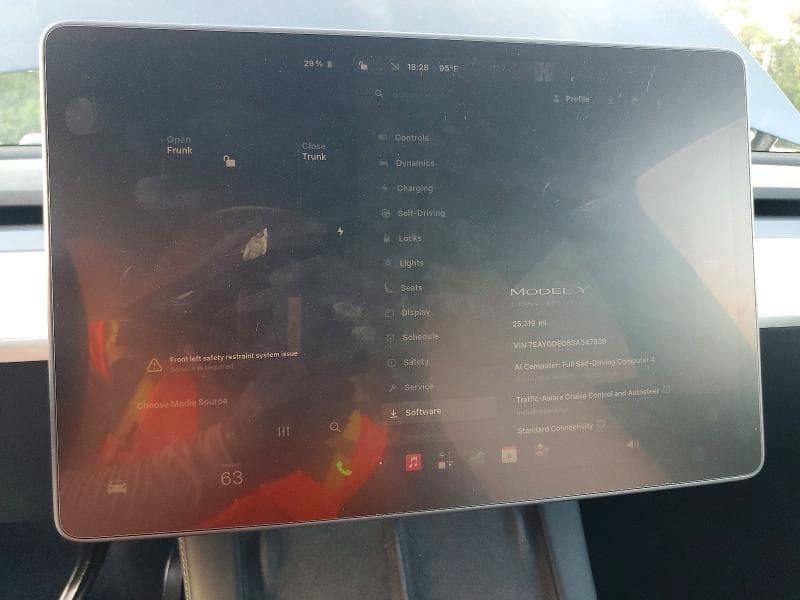 2025 TESLA MODEL Y 9