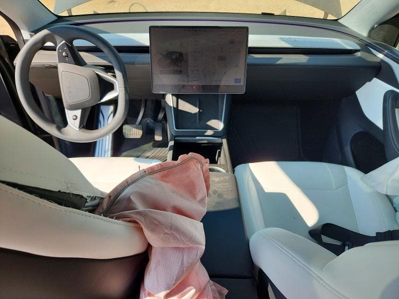 2026 TESLA MODEL Y 8