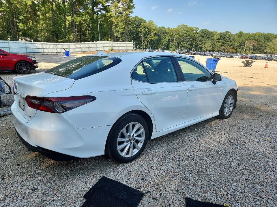 2023 TOYOTA CAMRY LE 3