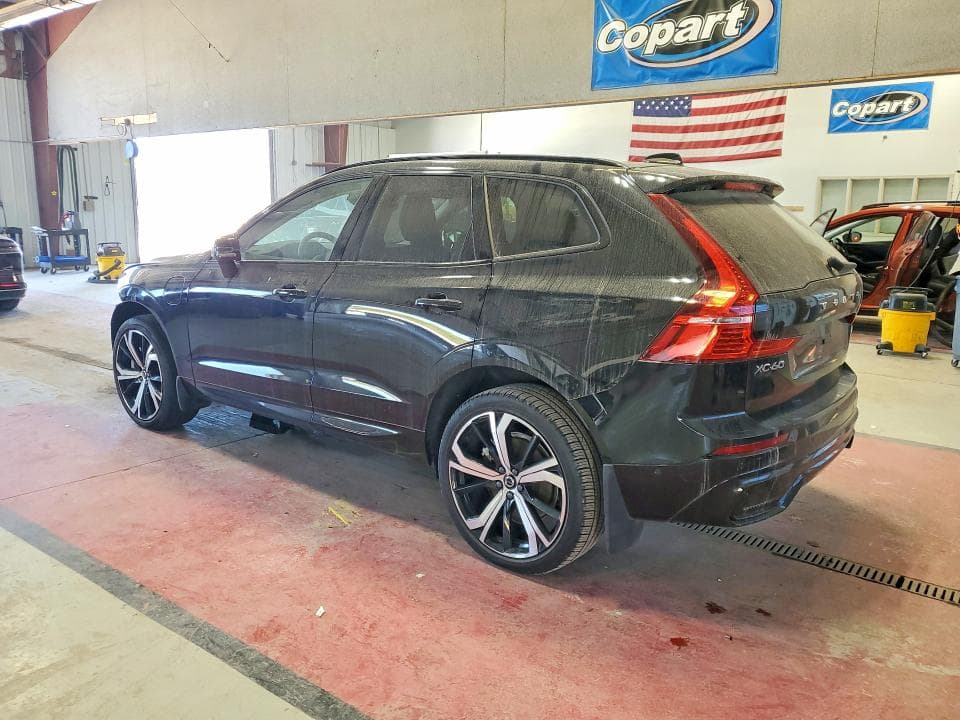 2024 VOLVO XC60 ULTIMATE DARK 2