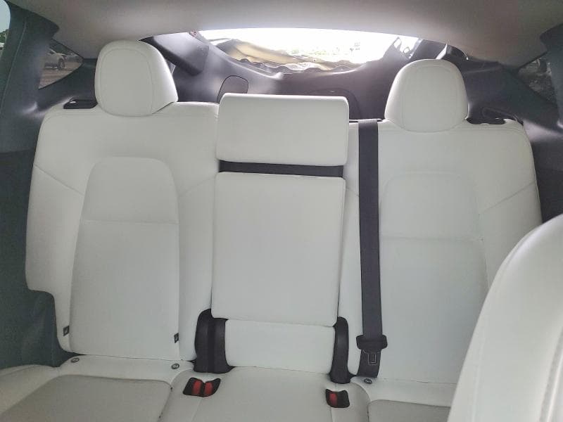 2024 TESLA MODEL Y 10