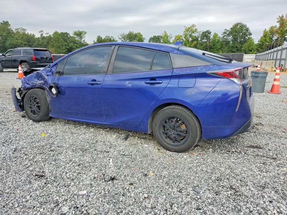 2017 TOYOTA PRIUS THREE 2
