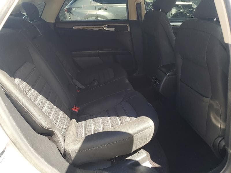 2020 FORD FUSION SE 10