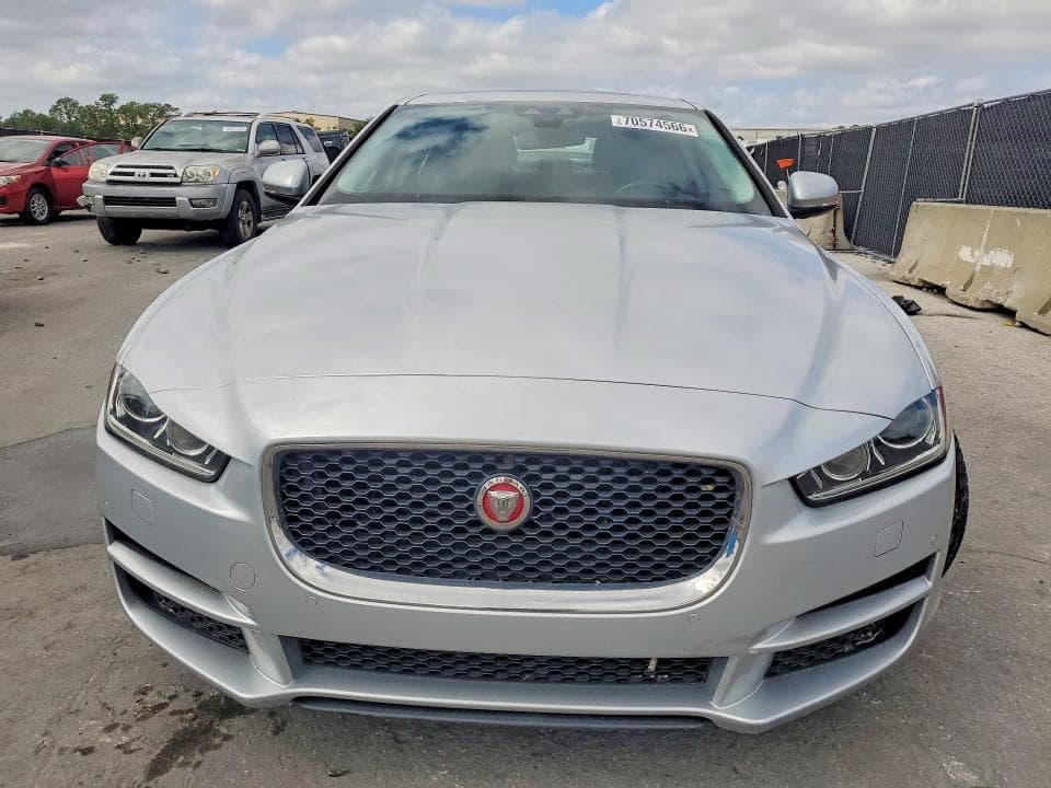 2017 JAGUAR XE 5