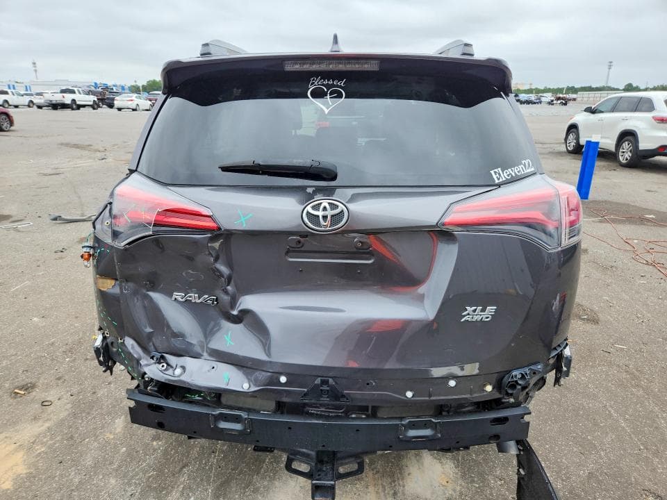 2017 TOYOTA RAV4 XLE 6