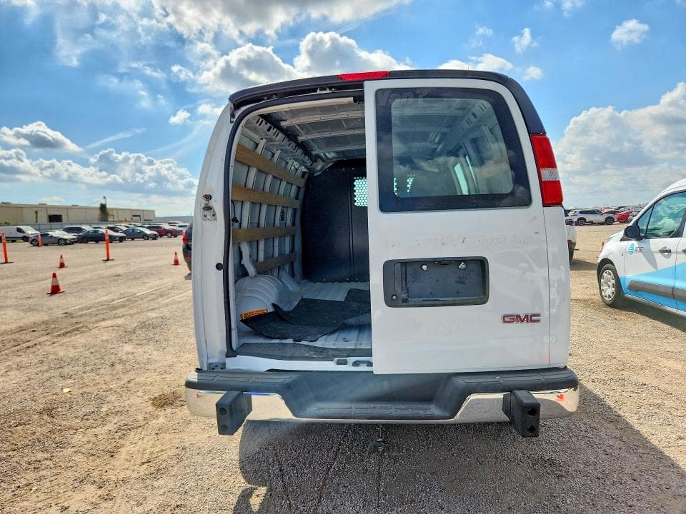2026 GMC SAVANA G2500 6