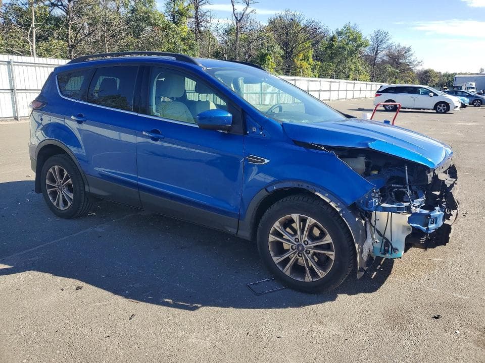 2017 FORD ESCAPE SE 4