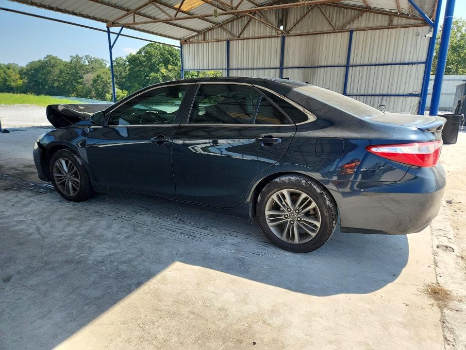 2017 TOYOTA CAMRY SE 2