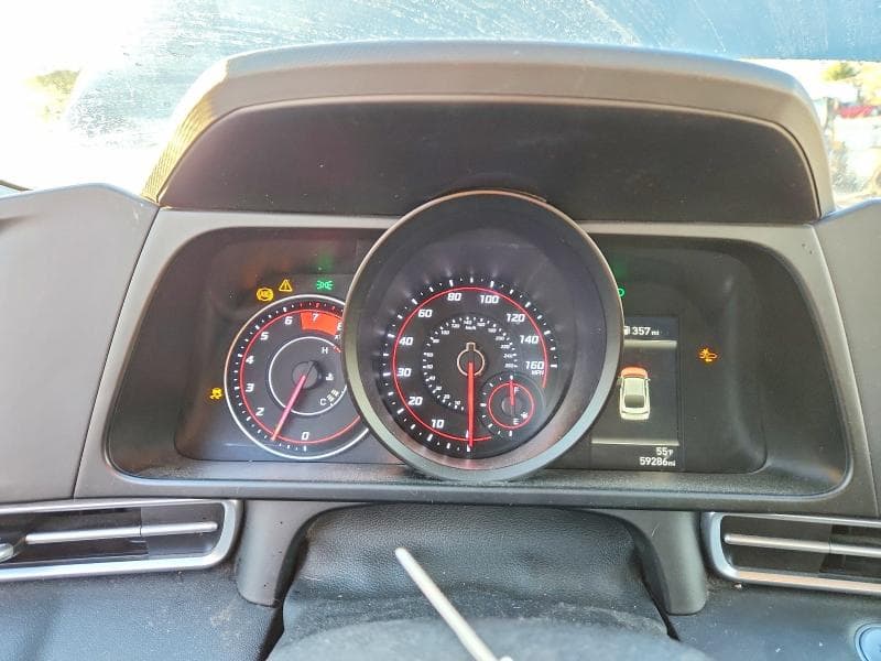 2022 HYUNDAI ELANTRA SEL 9
