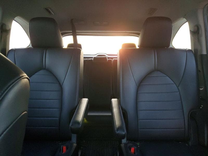 2020 TOYOTA HIGHLANDER XLE 10