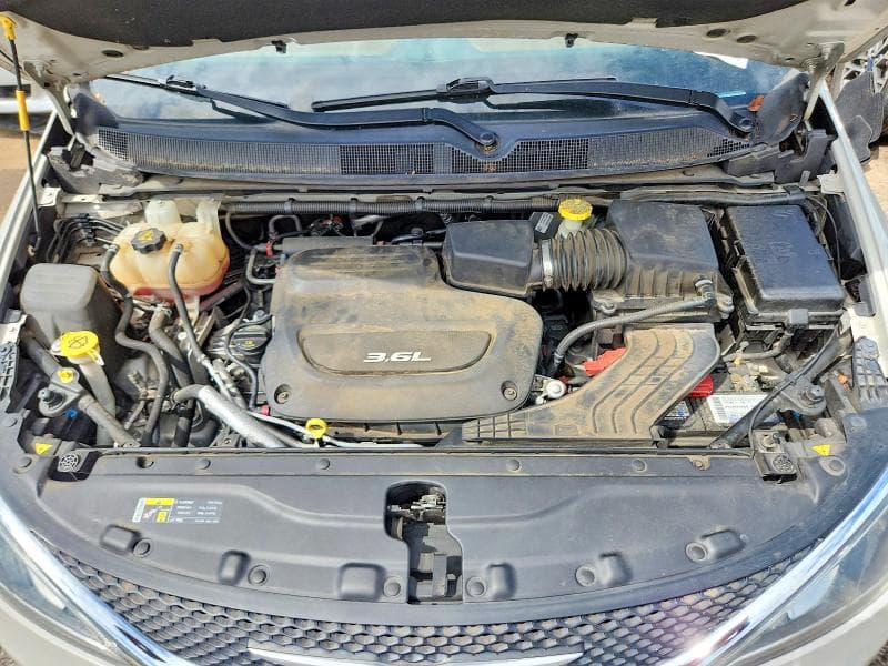 2017 CHRYSLER PACIFICA LIMITED 12