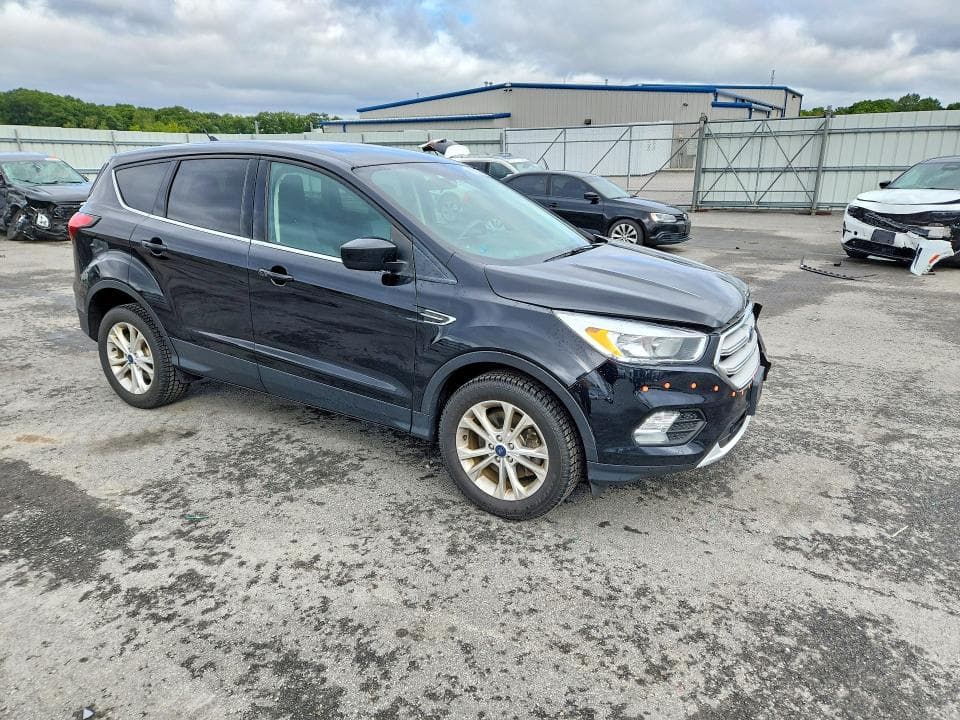 2019 FORD ESCAPE SE 4