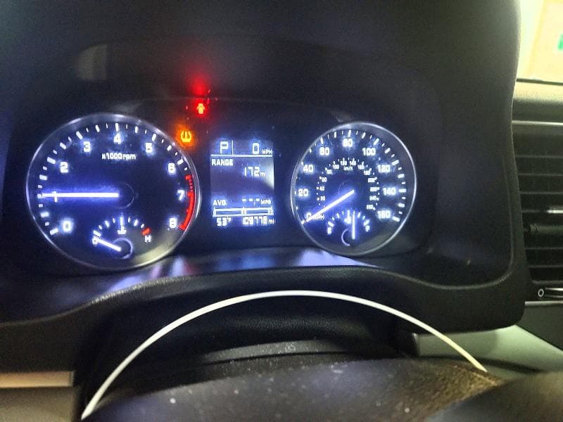 2017 HYUNDAI ELANTRA SE 9