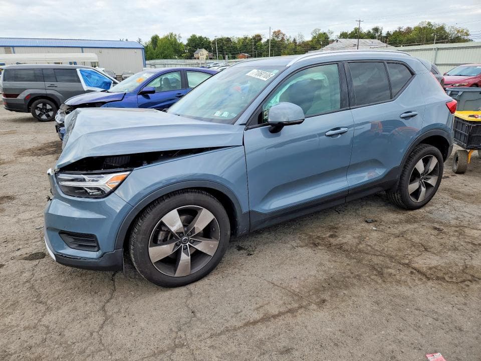 2020 VOLVO XC40 T5 MOMENTUM
