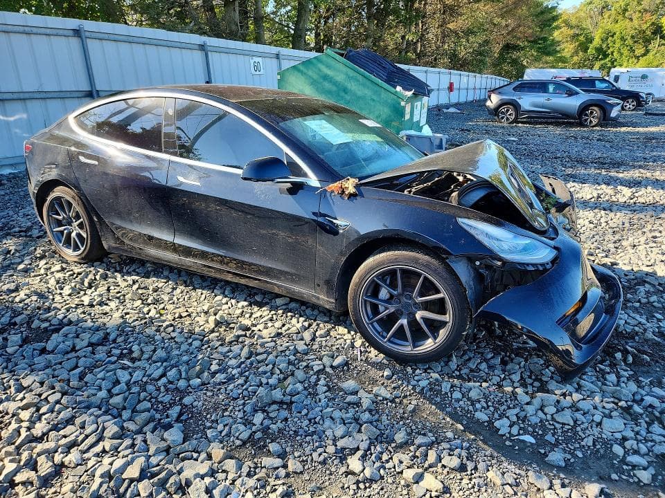 2018 TESLA MODEL 3 4