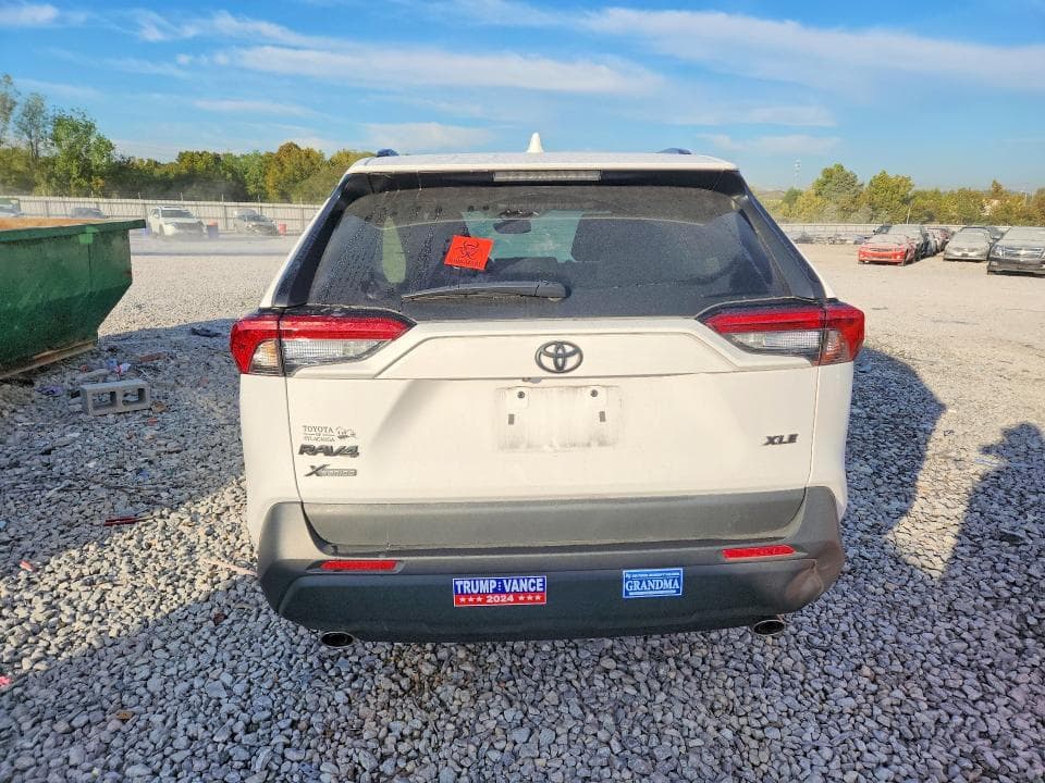 2024 TOYOTA RAV4 XLE 6