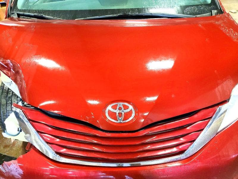 2017 TOYOTA SIENNA LE 12