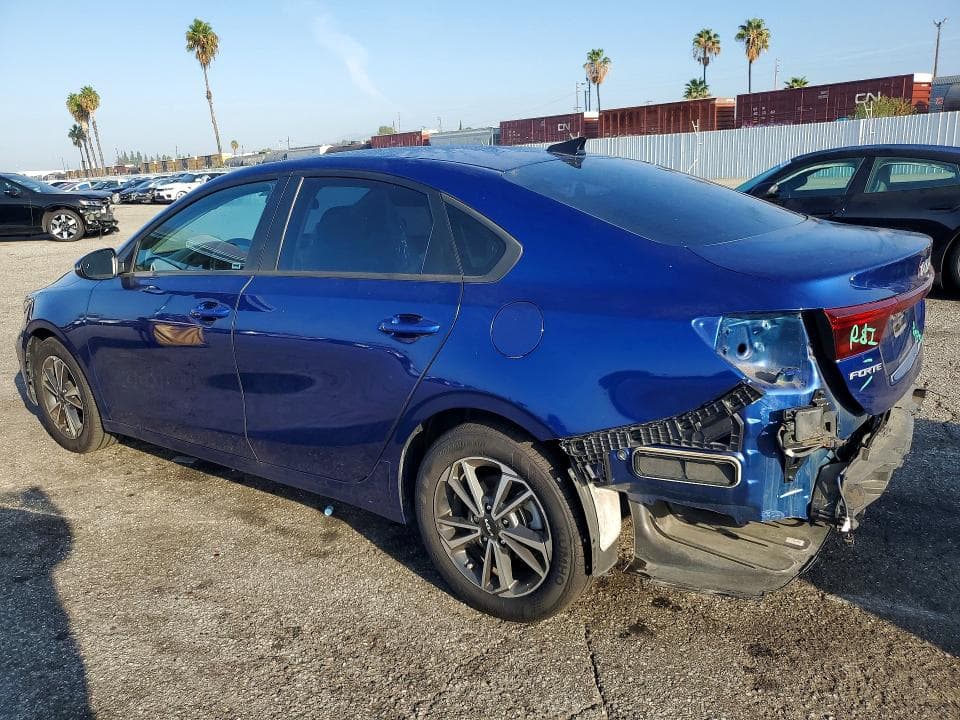 2023 KIA FORTE LXS 2