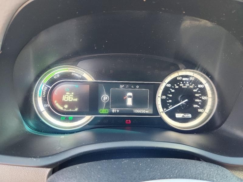 2017 KIA NIRO LX 9