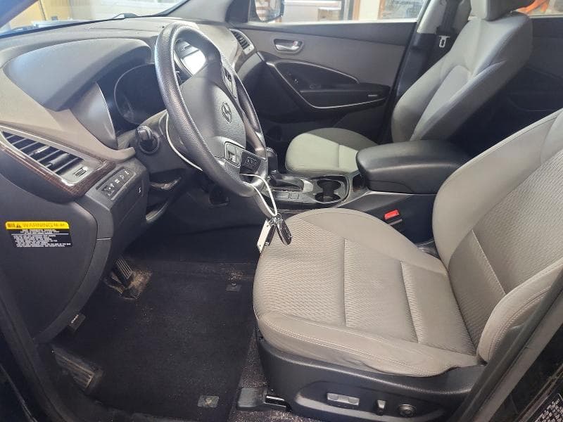 2017 HYUNDAI SANTA FE SE 7